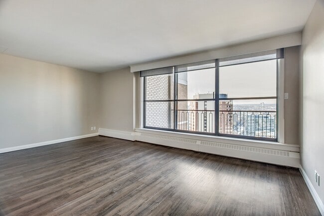 Hull Estates in Calgary, AB - Building Photo - Building Photo