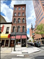 701 Chestnut St, Unit 4R in Philadelphia, PA - Building Photo