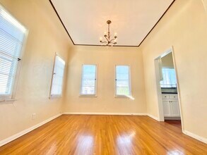 6125 Orange St in Los Angeles, CA - Foto de edificio - Building Photo