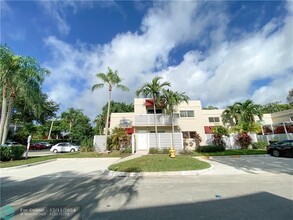 553 NW 98th Ave in Plantation, FL - Building Photo - Building Photo