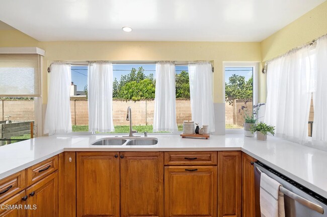 1847 Fitzgerald Rd in Simi Valley, CA - Building Photo - Building Photo