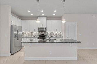 569 Bethesda Ct in Oviedo, FL - Building Photo - Building Photo