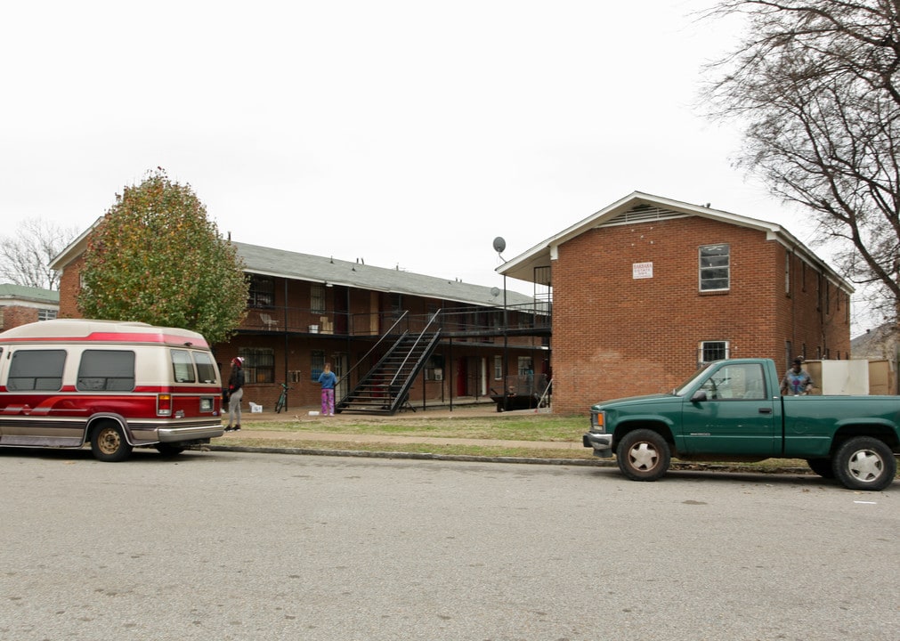 Barbara Estate in Memphis, TN - Building Photo