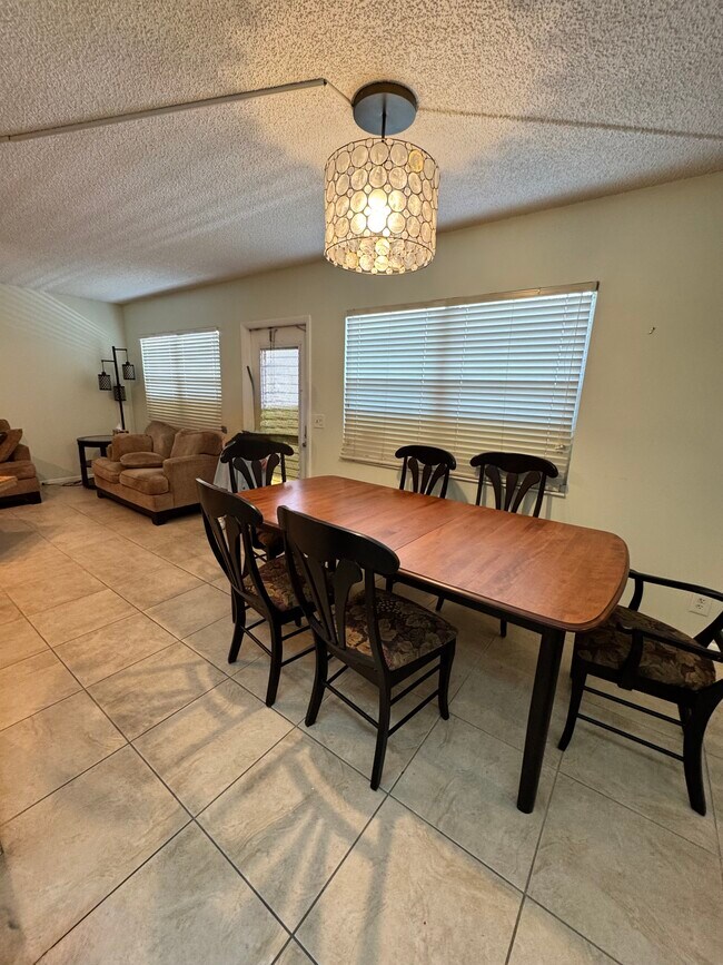 4007 Yarmouth a, Unit 4007 Yarmouth A in Boca Raton, FL - Building Photo - Building Photo