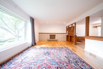 9424 Thomas Rd in Bloomington, MN - Building Photo - Building Photo