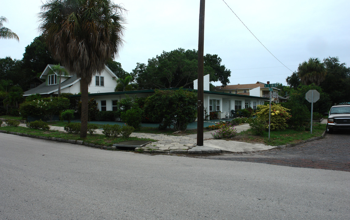 255 7th Ave NE in St. Petersburg, FL - Building Photo