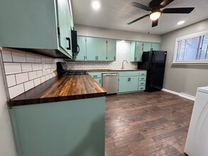 908 S Crutcher Ave in Springfield, MO - Building Photo - Building Photo