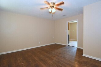 7331 Iwo Jima Rd in Houston, TX - Building Photo - Building Photo