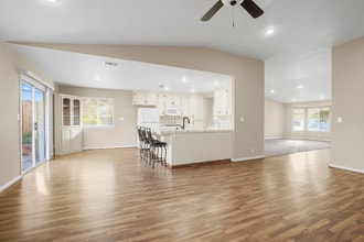 209 Grapewood Ct in Oakdale, CA - Building Photo - Building Photo