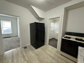 961-963 Eastern Ave SE in Grand Rapids, MI - Building Photo - Building Photo