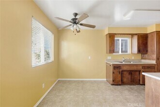782 Lewis St, Unit B in Pomona, CA - Building Photo - Building Photo