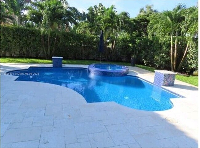 1064 SW 159th Ln in Pembroke Pines, FL - Building Photo - Building Photo