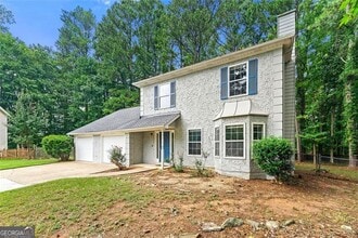 1250 Mountain Springs Dr in Kennesaw, GA - Foto de edificio - Building Photo