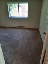 2094 Phillips Rd in New Bedford, MA - Building Photo - Building Photo