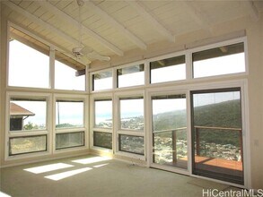 926 Kaahue St in Honolulu, HI - Building Photo - Building Photo