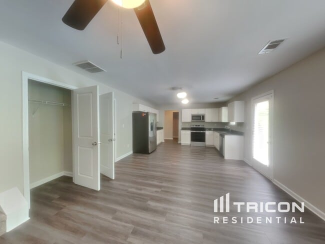 325 Nutwood Trce in Locust Grove, GA - Building Photo - Building Photo