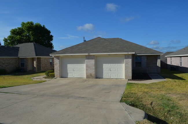 928 Rosewood Dr in Harker Heights, TX - Building Photo - Building Photo
