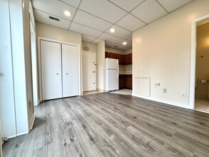 222 Albemarle St, Unit B in Baltimore, MD - Foto de edificio - Building Photo