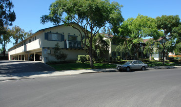 Gramercy Park Condominium in Santa Clara, CA - Building Photo - Building Photo