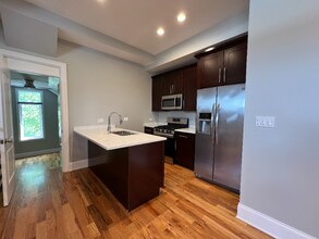 3533 W Armitage Ave in Chicago, IL - Building Photo - Building Photo