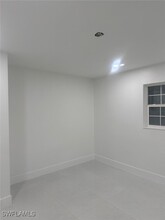12065 Boat Shell Dr in Cape Coral, FL - Foto de edificio - Building Photo