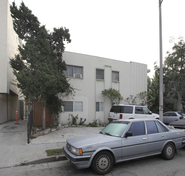 1130 Wilcox Pl in Los Angeles, CA - Building Photo - Building Photo