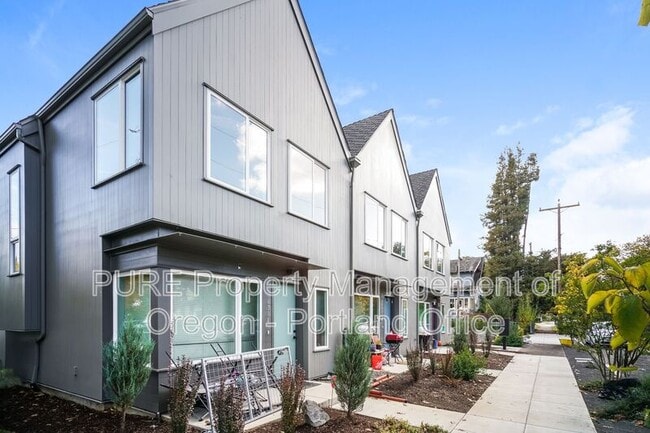 6794 N McKenna Ave in Portland, OR - Building Photo - Building Photo