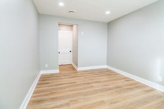 5548 Woodland Ave in Pennsauken, NJ - Building Photo - Building Photo