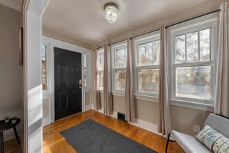 340 E Clarence St in Milwaukee, WI - Building Photo - Building Photo