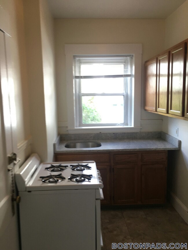 163 Summer St in Somerville, MA - Building Photo - Building Photo