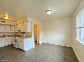 4643 Logsdon Dr in Annandale, VA - Building Photo