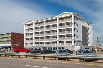 315 Ocean Blvd, Unit 502 in Hampton, NH - Building Photo - Building Photo