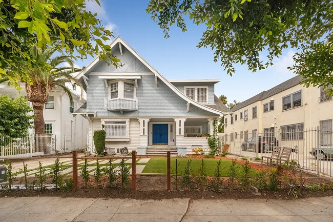 property at 715 S Norton Ave