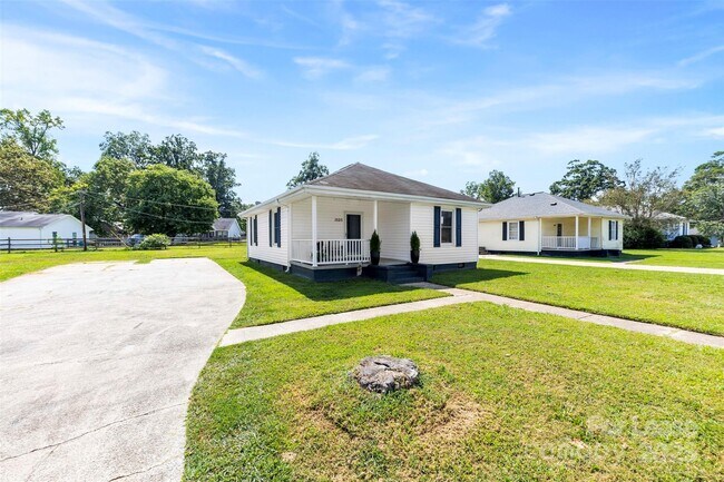 1525 Perfection Ave in Belmont, NC - Building Photo - Building Photo