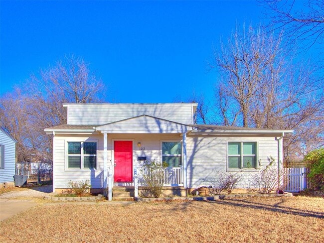 property at 1213 Iowa St