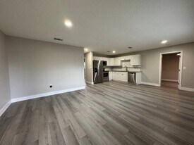 555 Cadillac Blvd in Kissimmee, FL - Building Photo