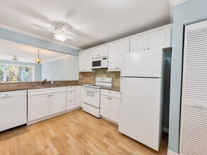3041 Sandpiper Bay Cir in Naples, FL - Building Photo - Building Photo