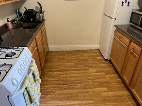 1860 Commonwealth Ave, Unit 1 in Boston, MA - Building Photo - Building Photo