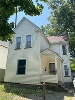 2048 W 95th St in Cleveland, OH - Building Photo