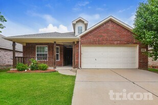 1643 Hillside Dr in Waxahachie, TX - Building Photo