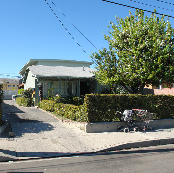 5261-5263 Auckland Ave in North Hollywood, CA - Building Photo