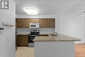 21 Hillcrest Ave in Toronto, ON - Building Photo - Building Photo