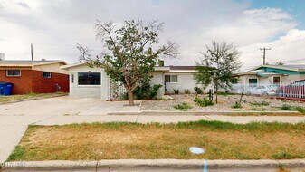 10308 Windsor Dr in El Paso, TX - Building Photo