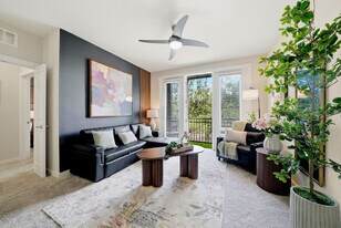 1702 W Cleveland St, Unit SI FL1-ID1581208P in Tampa, FL - Building Photo
