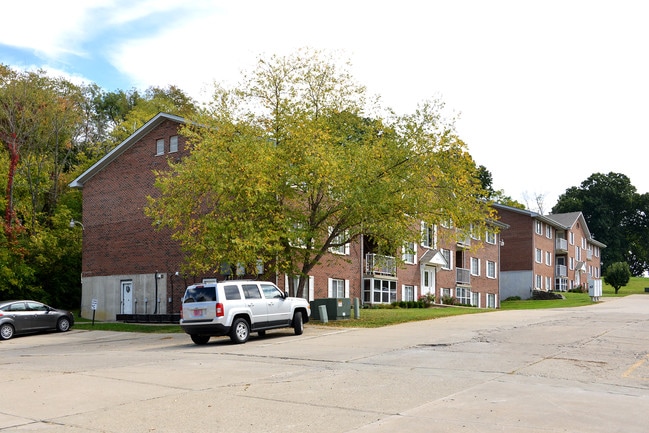 Canterbury Glen in Fort Mitchell, KY - Building Photo - Building Photo