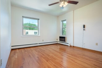 Parkview Apartments in Madison, WI - Foto de edificio - Interior Photo