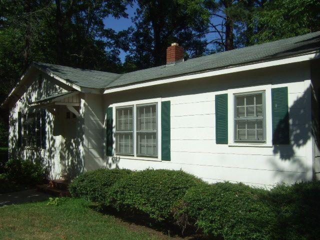 527 Athens St in Hartwell, GA - Building Photo