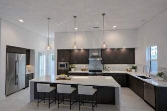 3402 Ambassador Dr in Palm Springs, CA - Building Photo - Building Photo