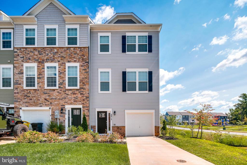 2015 Thornbrook Wy in Odenton, MD - Building Photo
