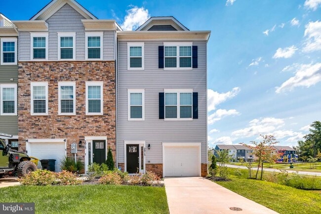 property at 2015 Thornbrook Wy